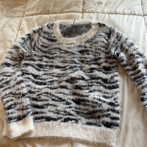 Women’s Mudd zebra print fuzzy sweater size small